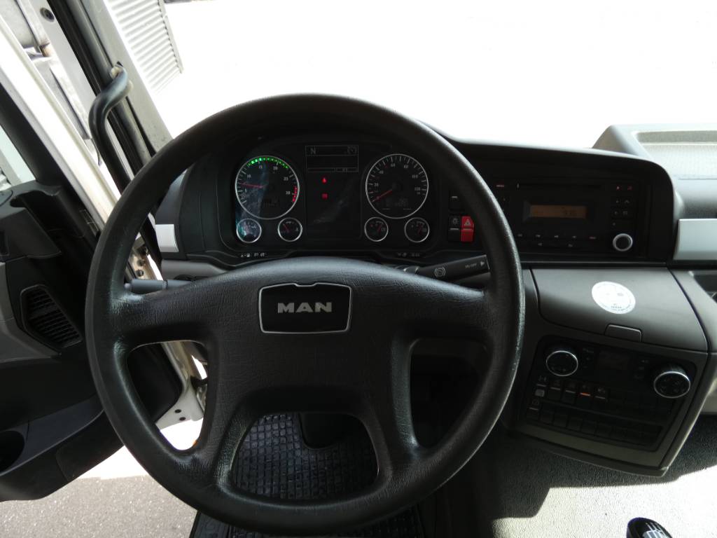 man-tgl-12-220-bl68ed18d5.jpg