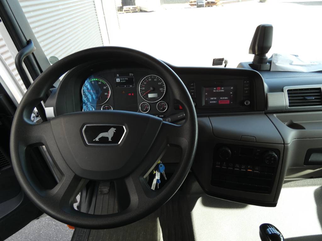 man-tgl-12-220f9cf4565.jpg