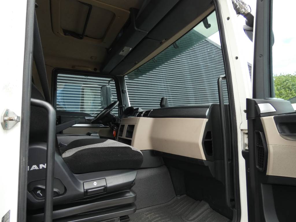 man-tgm-18-290f454e102.jpg
