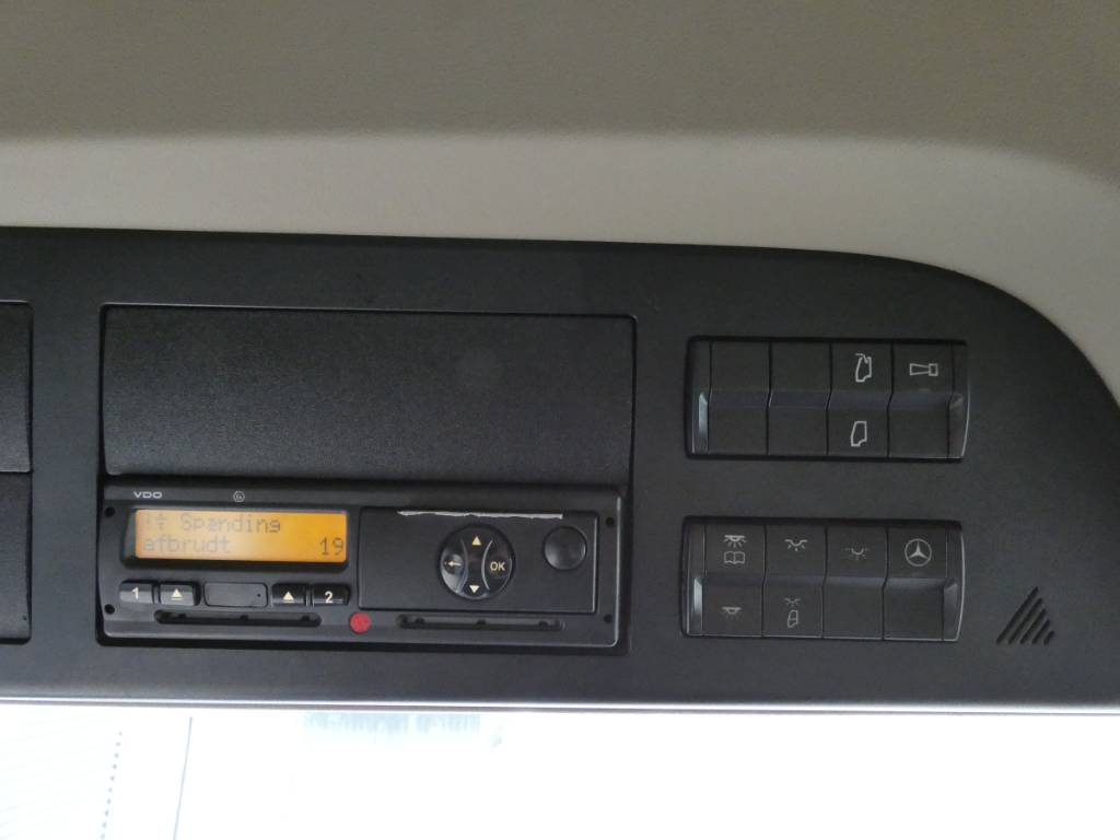 mercedes-benz-actros-18336864c5ec.jpg
