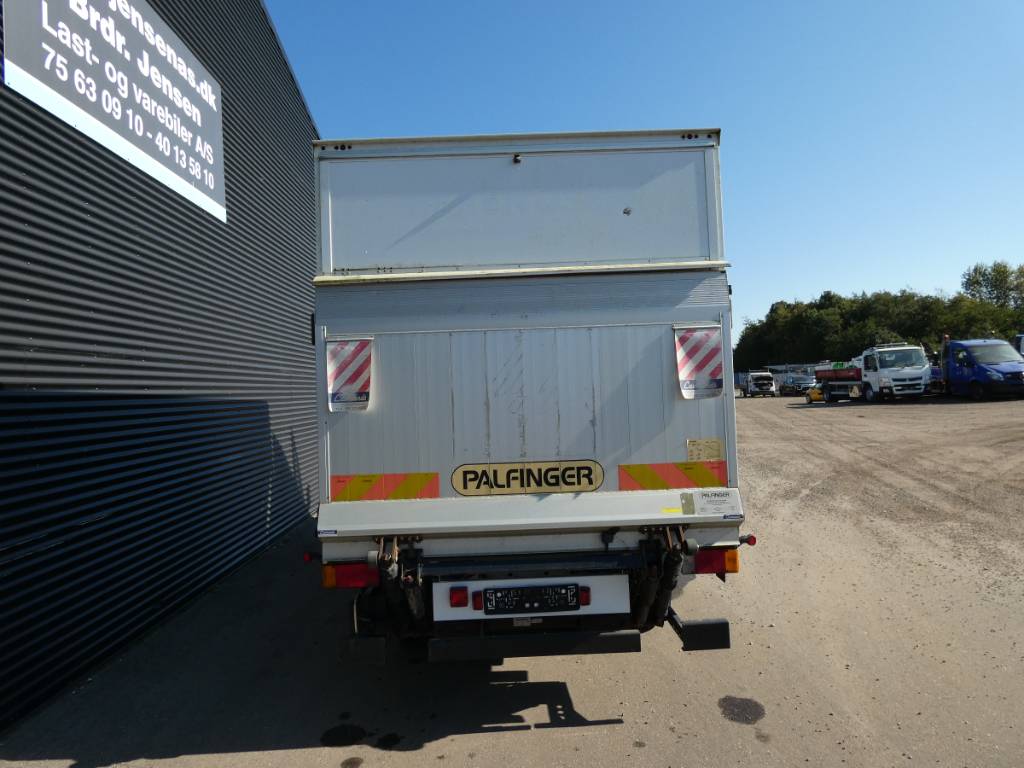 mercedes-benz-sprinter-51666917856.jpg