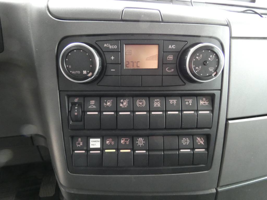 man-tgs-26-320523638b2.jpg
