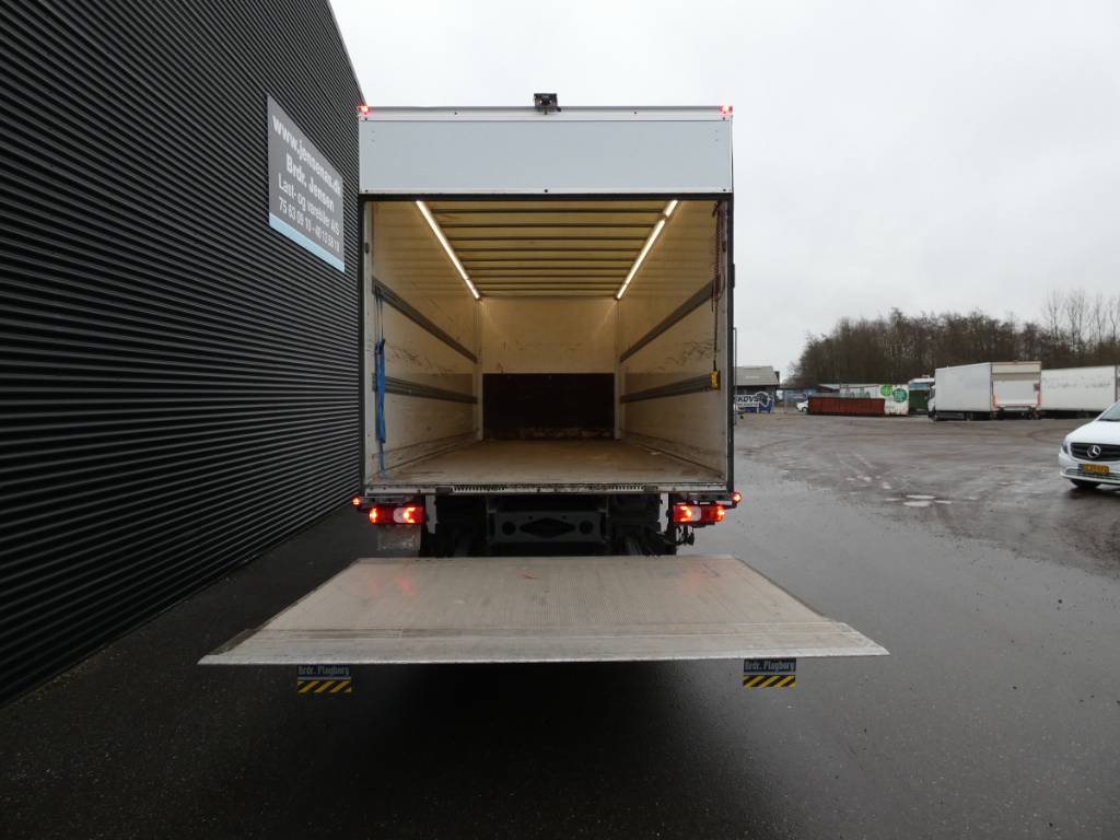 mercedes-benz-atego-12249dc332fa.jpg