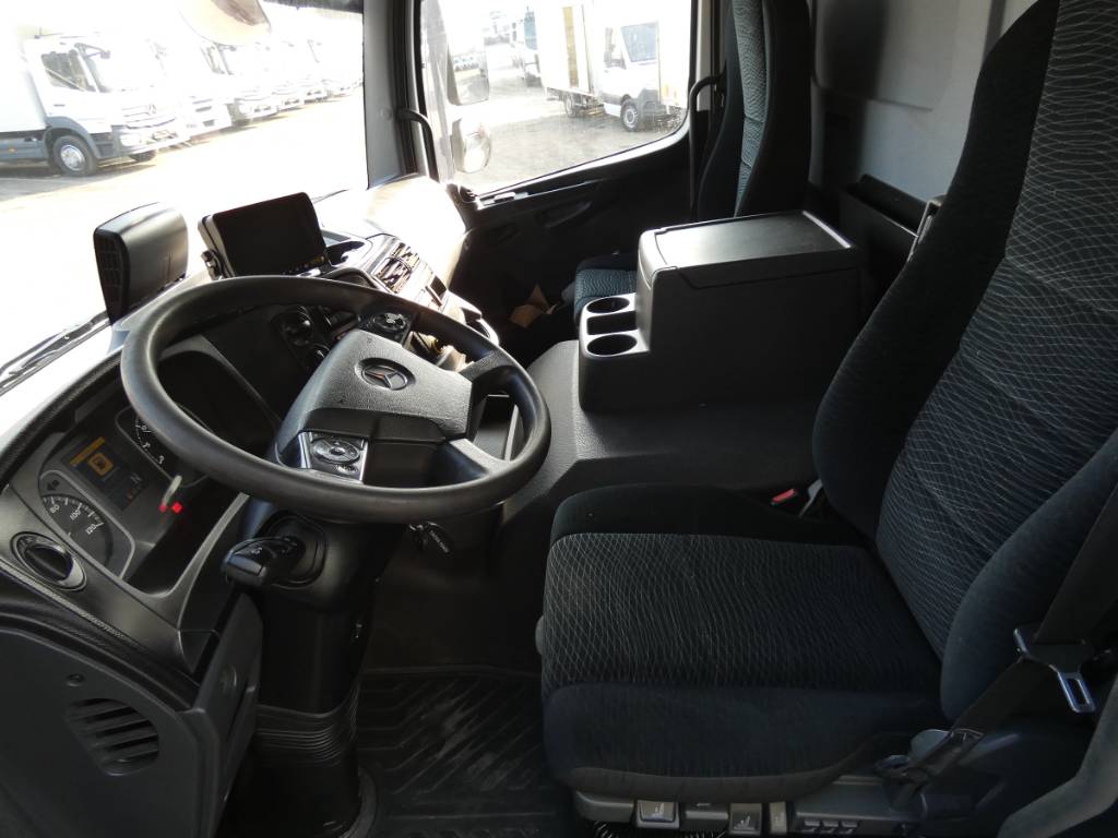 mercedes-benz-atego-152486879f99.jpg