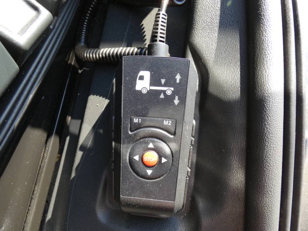 mercedes-benz-ategodad37050.jpg