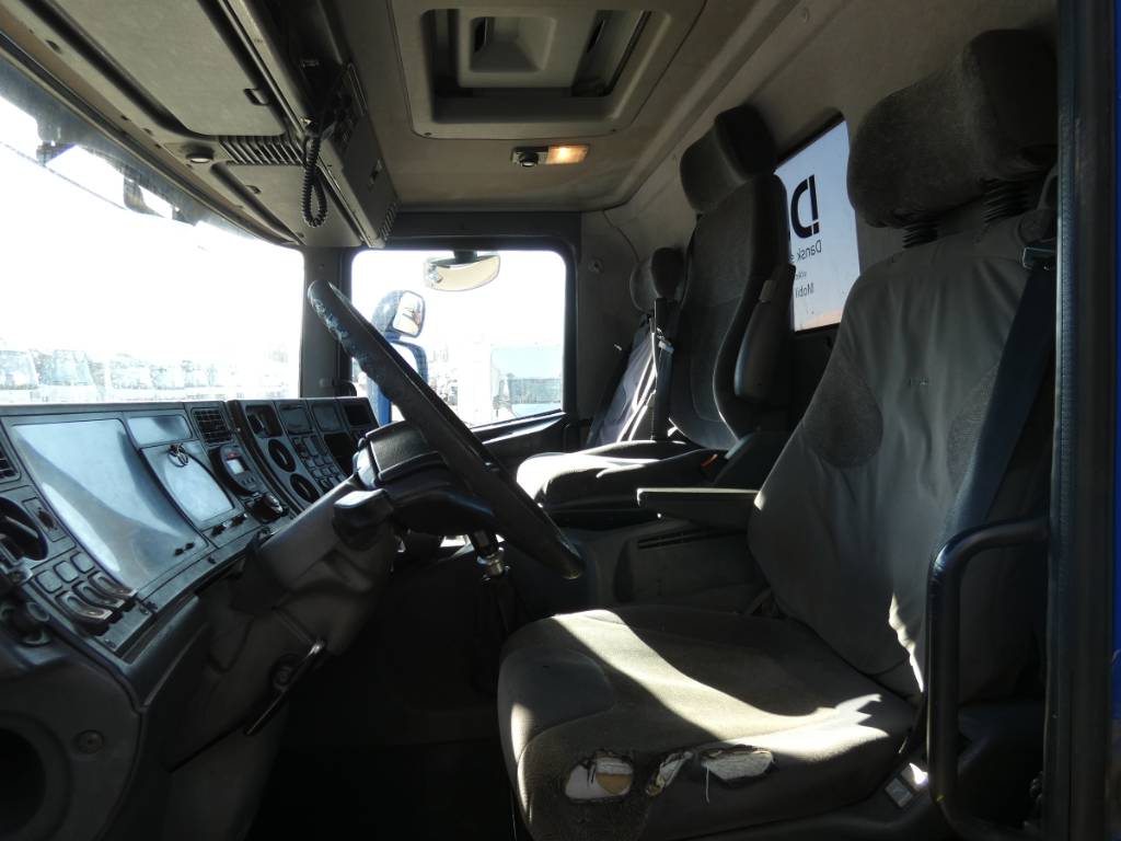 scania-94-d-3100e62f908.jpg