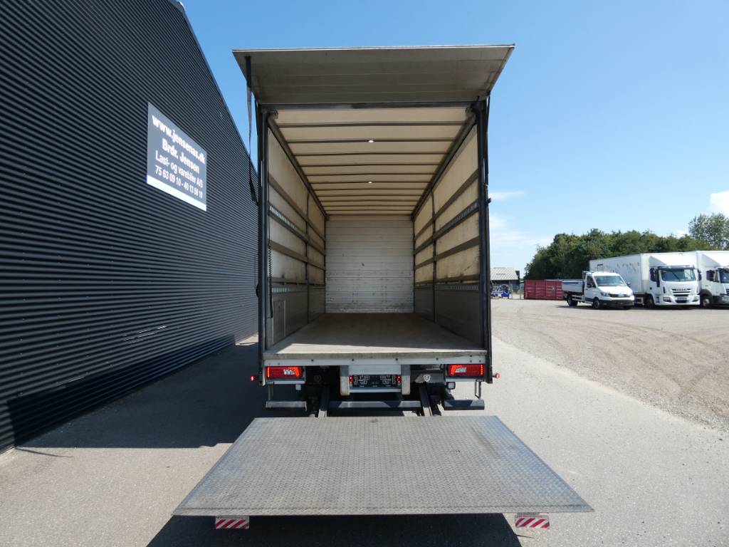 scania-p-2806ae7f2d2.jpg