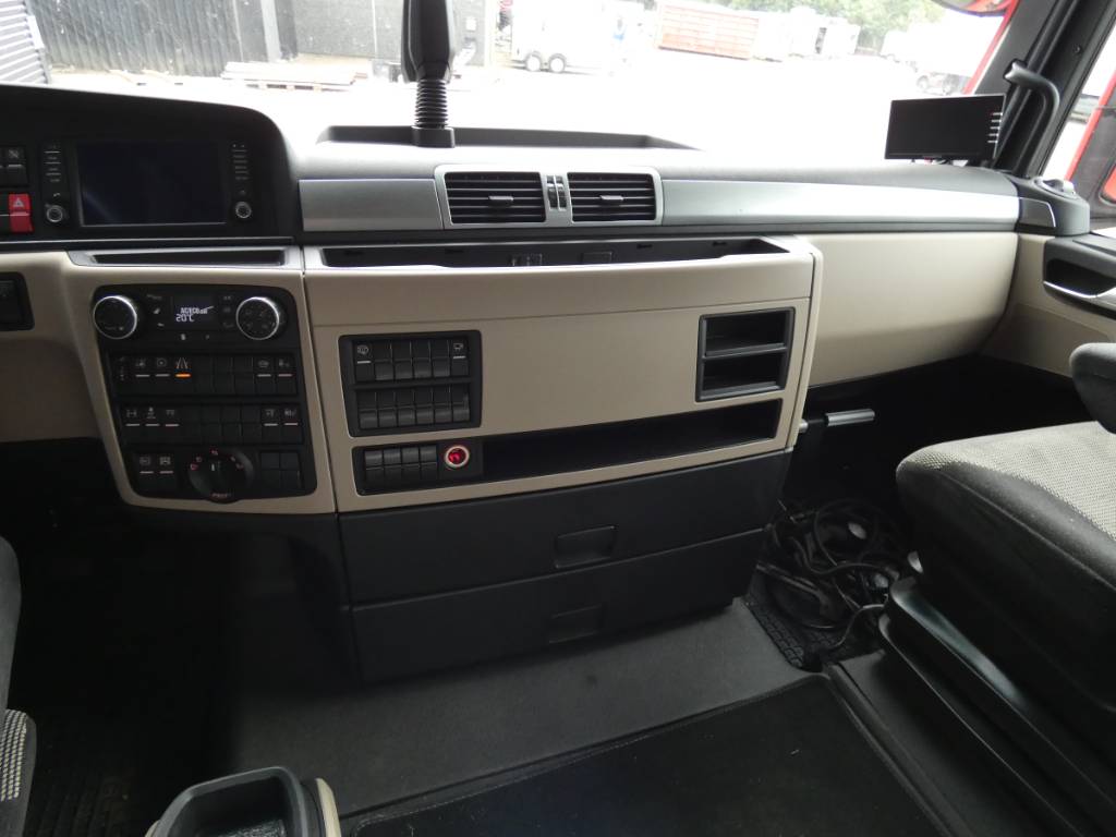 man-tgx-26-470b7227571.jpg