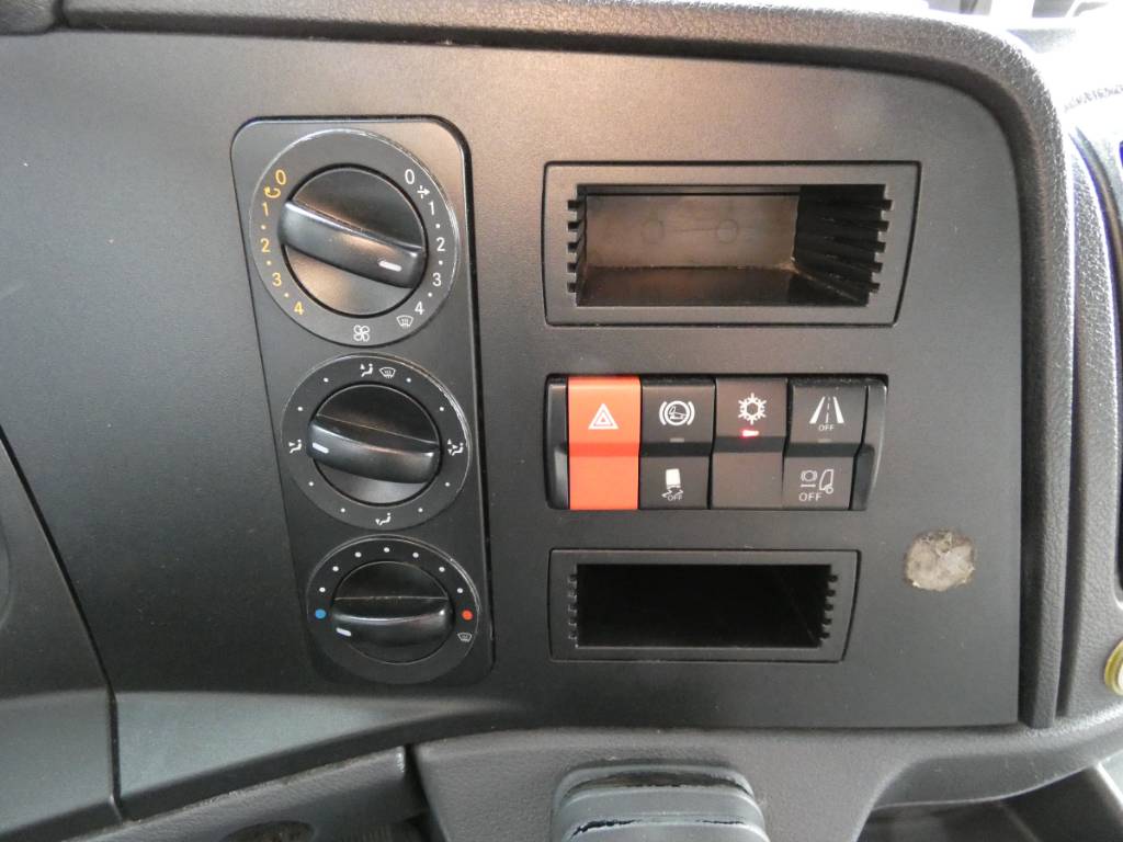 mercedes-benz-atego-12249be04784.jpg