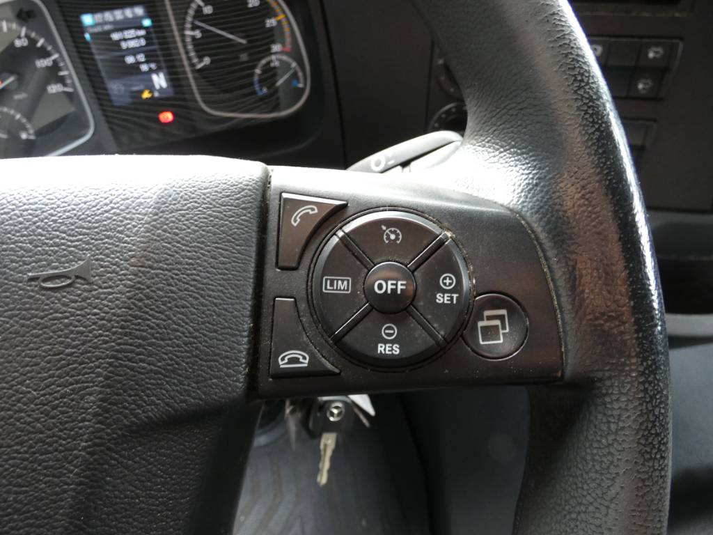 mercedes-benz-ategoa275cb4f.jpg