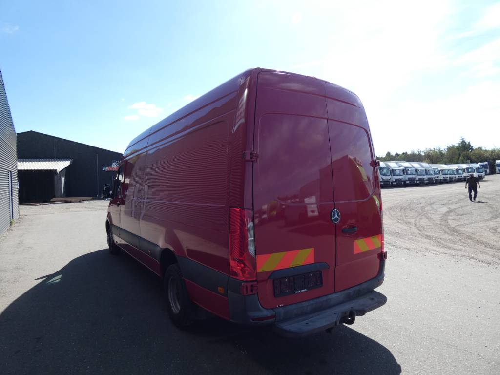 mercedes-benz-sprinter-51649292812.jpg