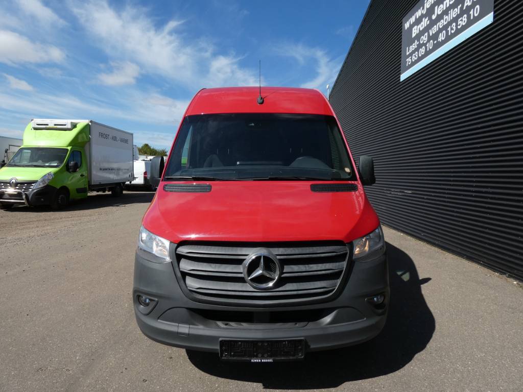 mercedes-benz-sprinter-516596107fc.jpg