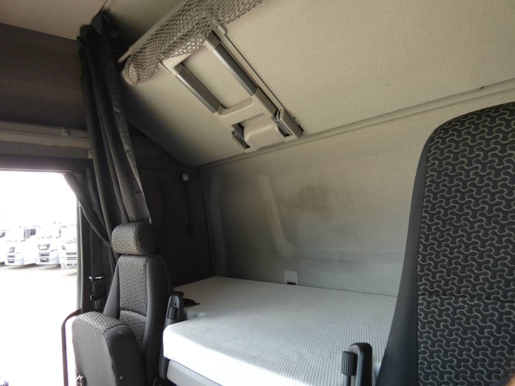 scania-r-4109af16adf.jpg