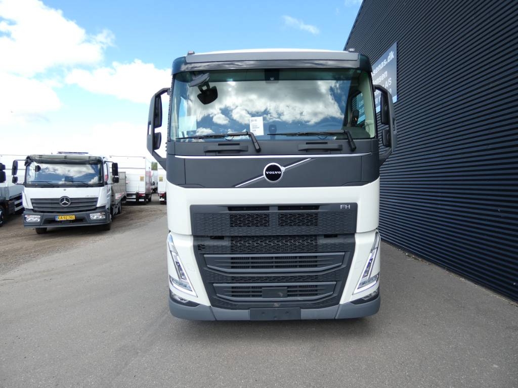 volvo-fh-540-8x470159244.jpg