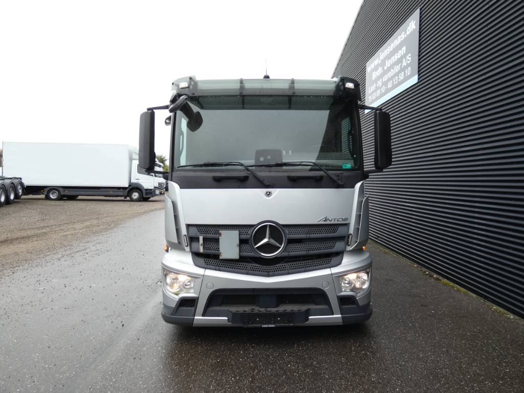mercedes-benz-antos-2535e868f07d.jpg