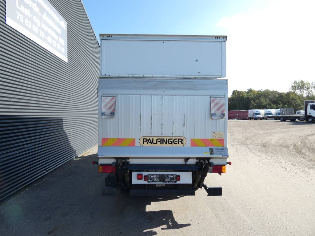 mercedes-benz-sprinter-516342dfdf9.jpg